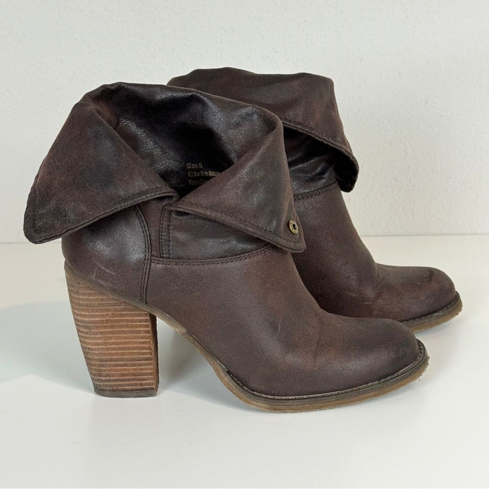 Sbicca Brown Gum Sole Stacked Heeled Foldover Booties 10
